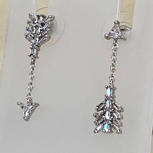 Dangling Opposite Arrow Arrowhead Fancy Western Sparkly CZ Earrings NEW